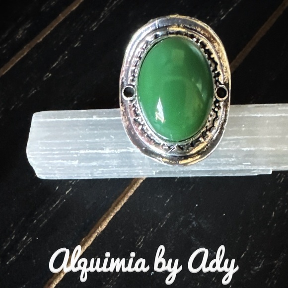 Alquimia Green Jade Statement Ring with Intricate Metalwork aventurine - Picture 1 of 1